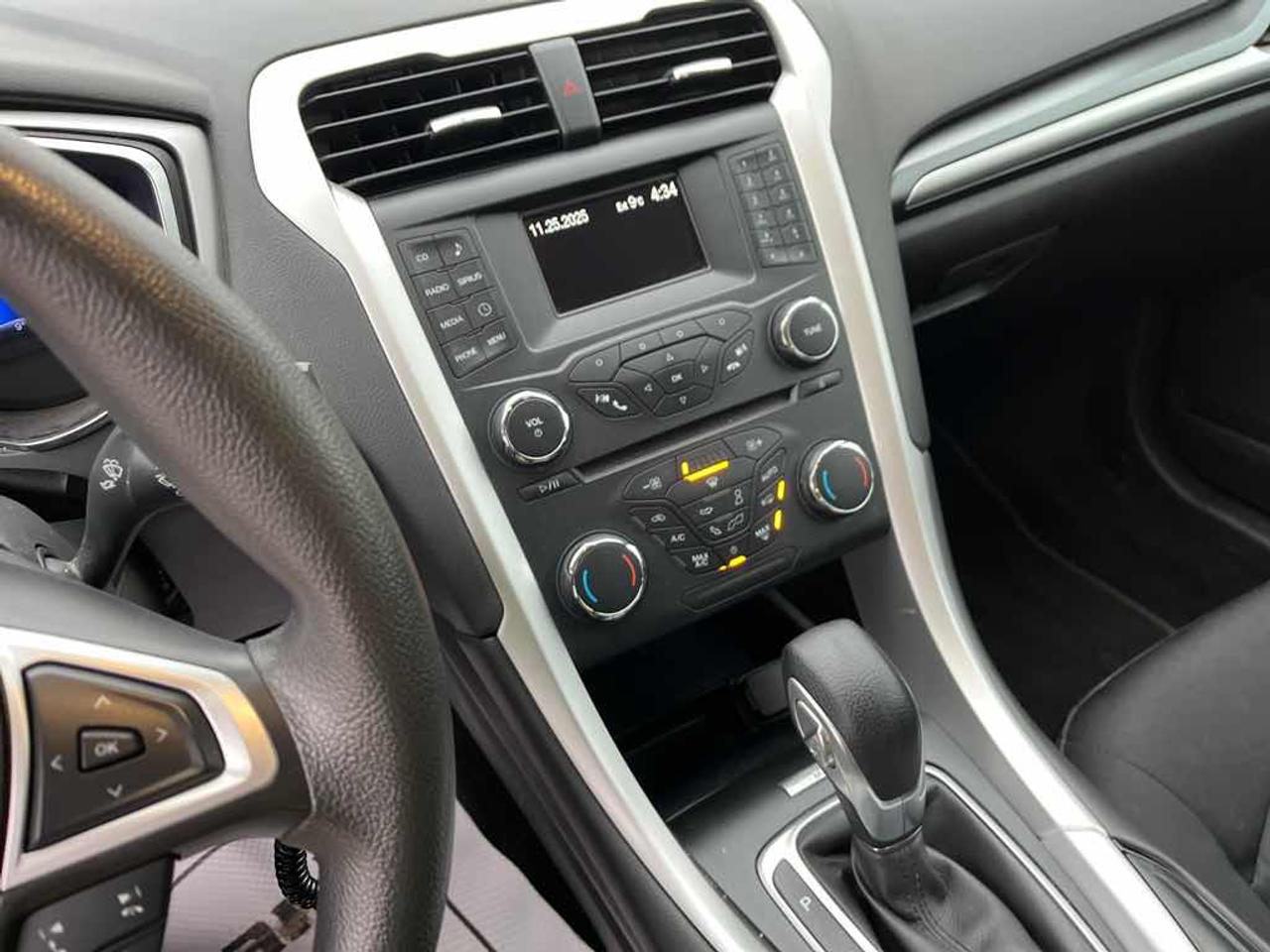 2013 Ford Fusion SE Hybrid Photo