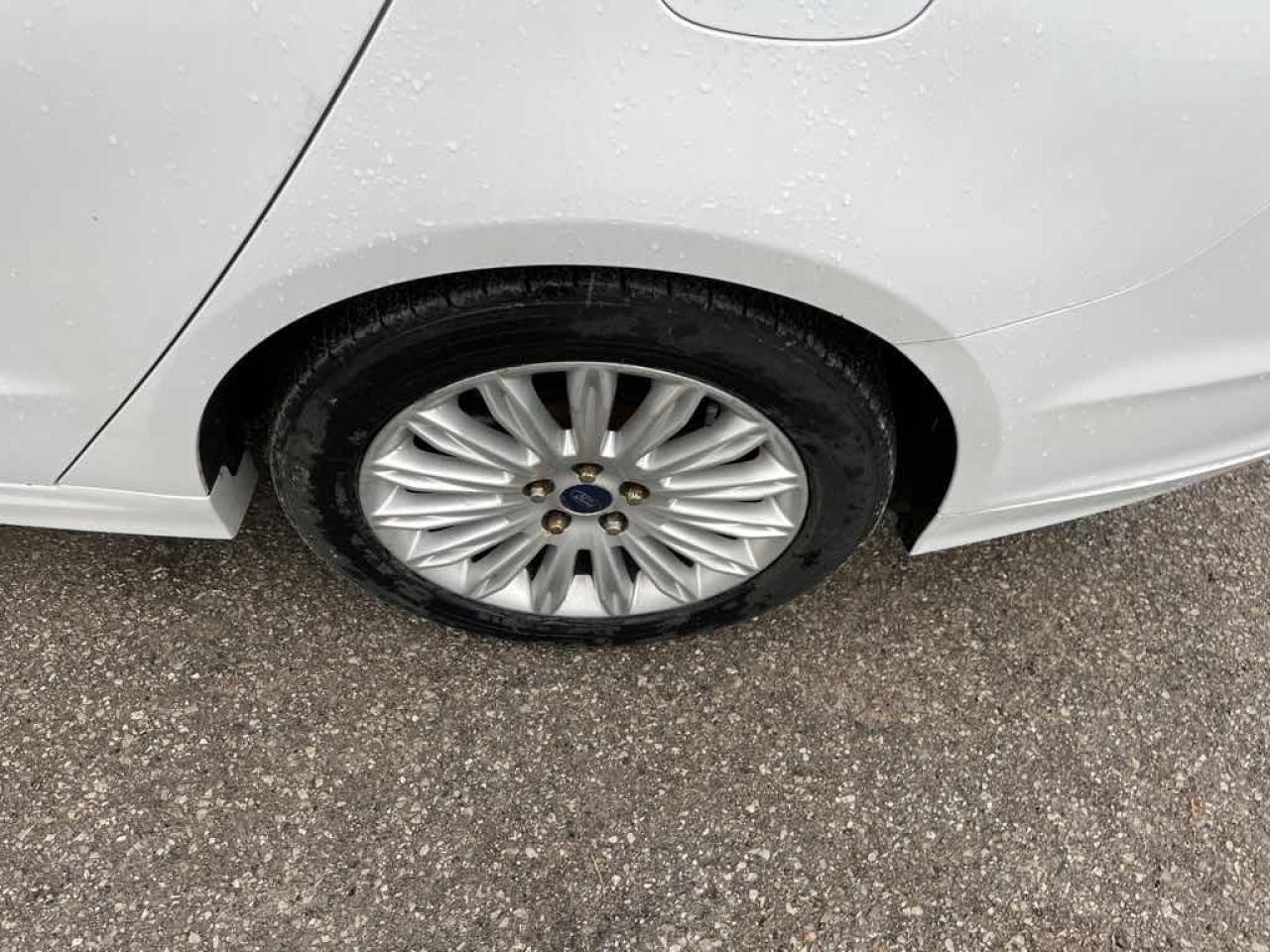 2013 Ford Fusion SE Hybrid Photo