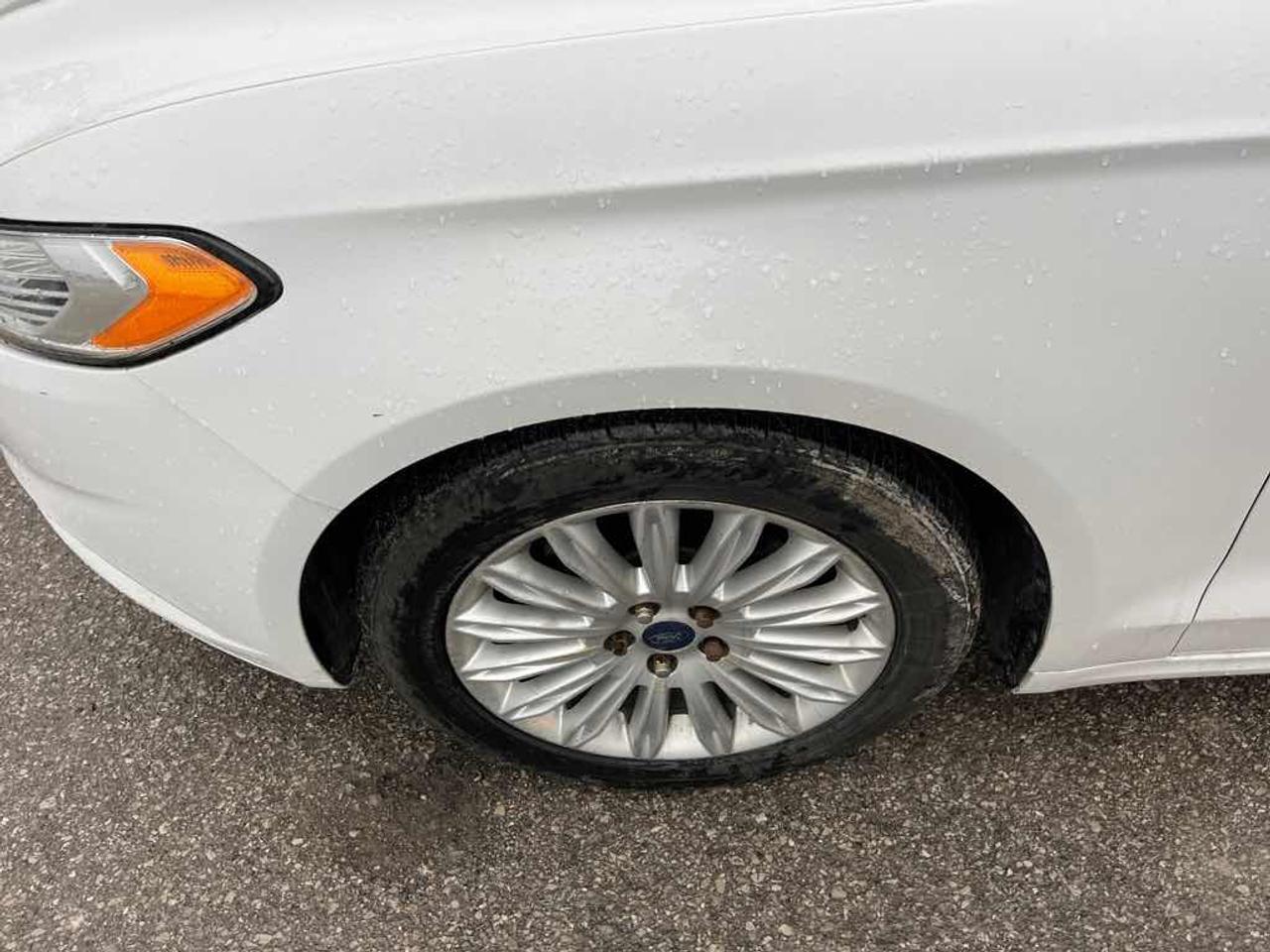 2013 Ford Fusion SE Hybrid Photo
