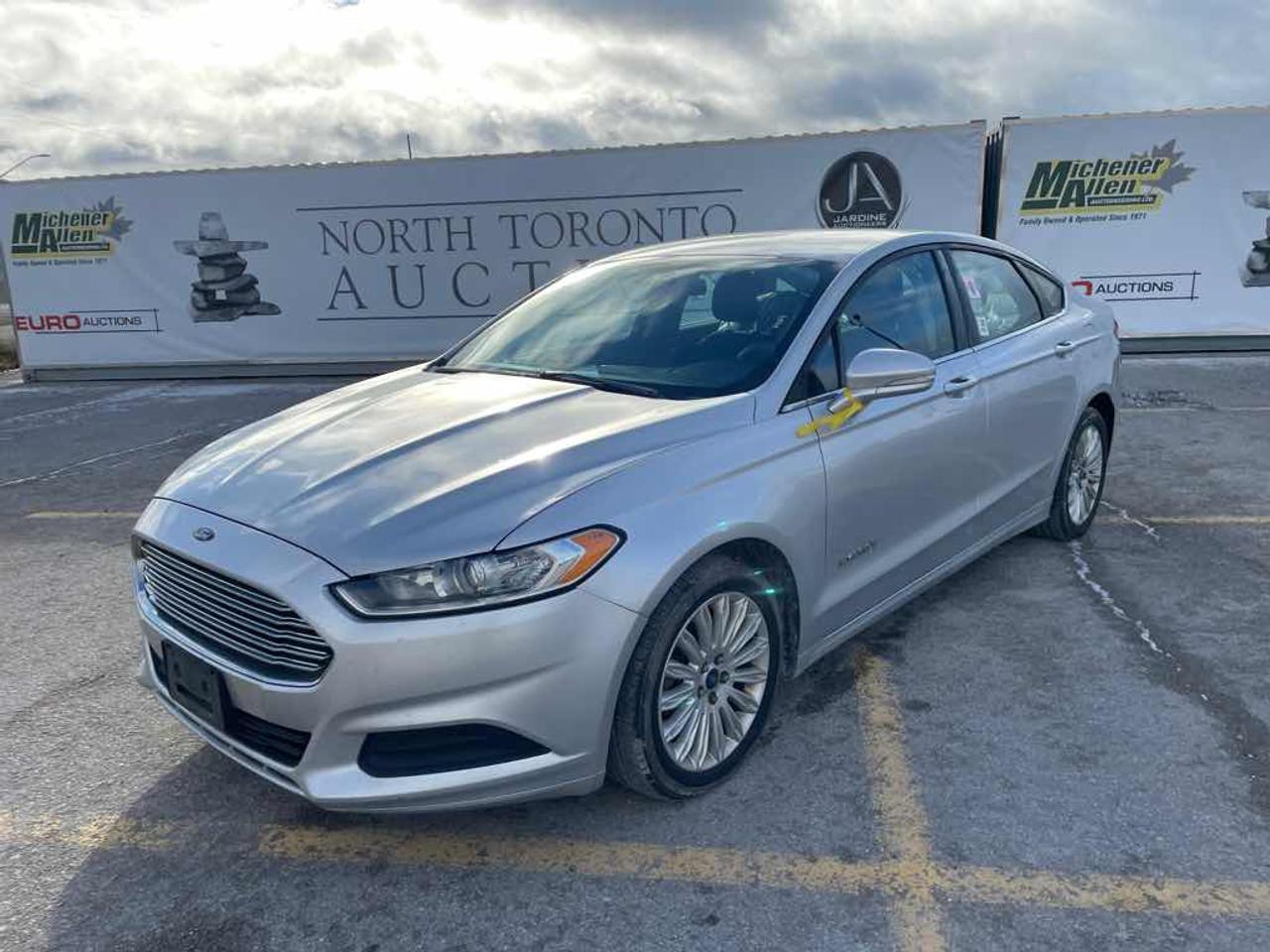 2013 Ford Fusion SE Hybrid - Photo #1