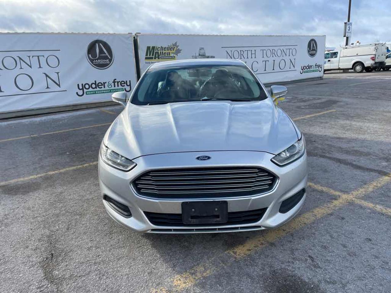 2013 Ford Fusion SE Hybrid Photo5