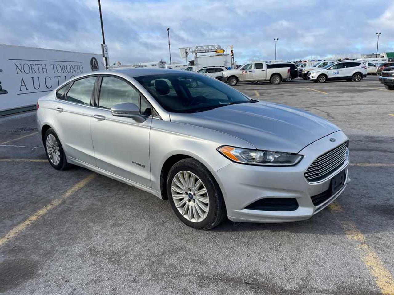 2013 Ford Fusion SE Hybrid Photo
