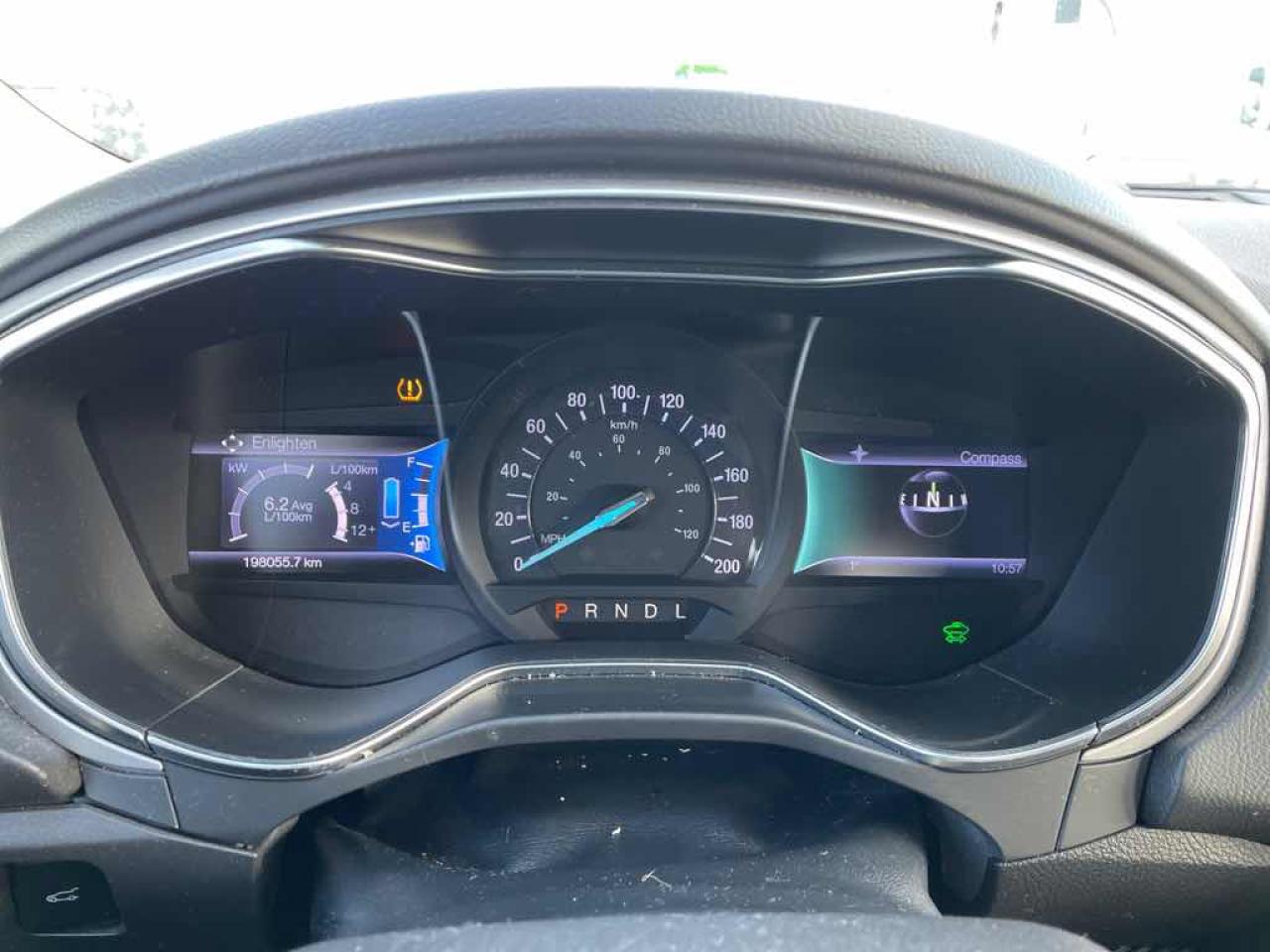 2013 Ford Fusion SE Hybrid - Photo #9