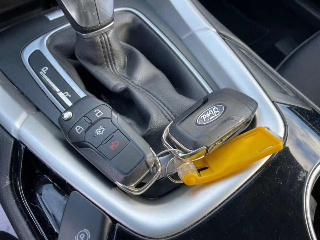 2013 Ford Fusion SE Hybrid - Photo #11