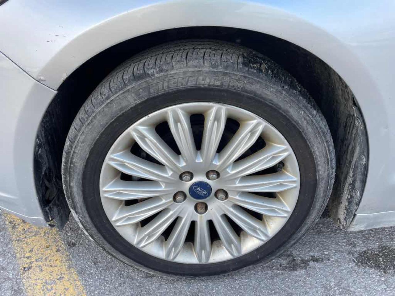 2013 Ford Fusion SE Hybrid - Photo #14