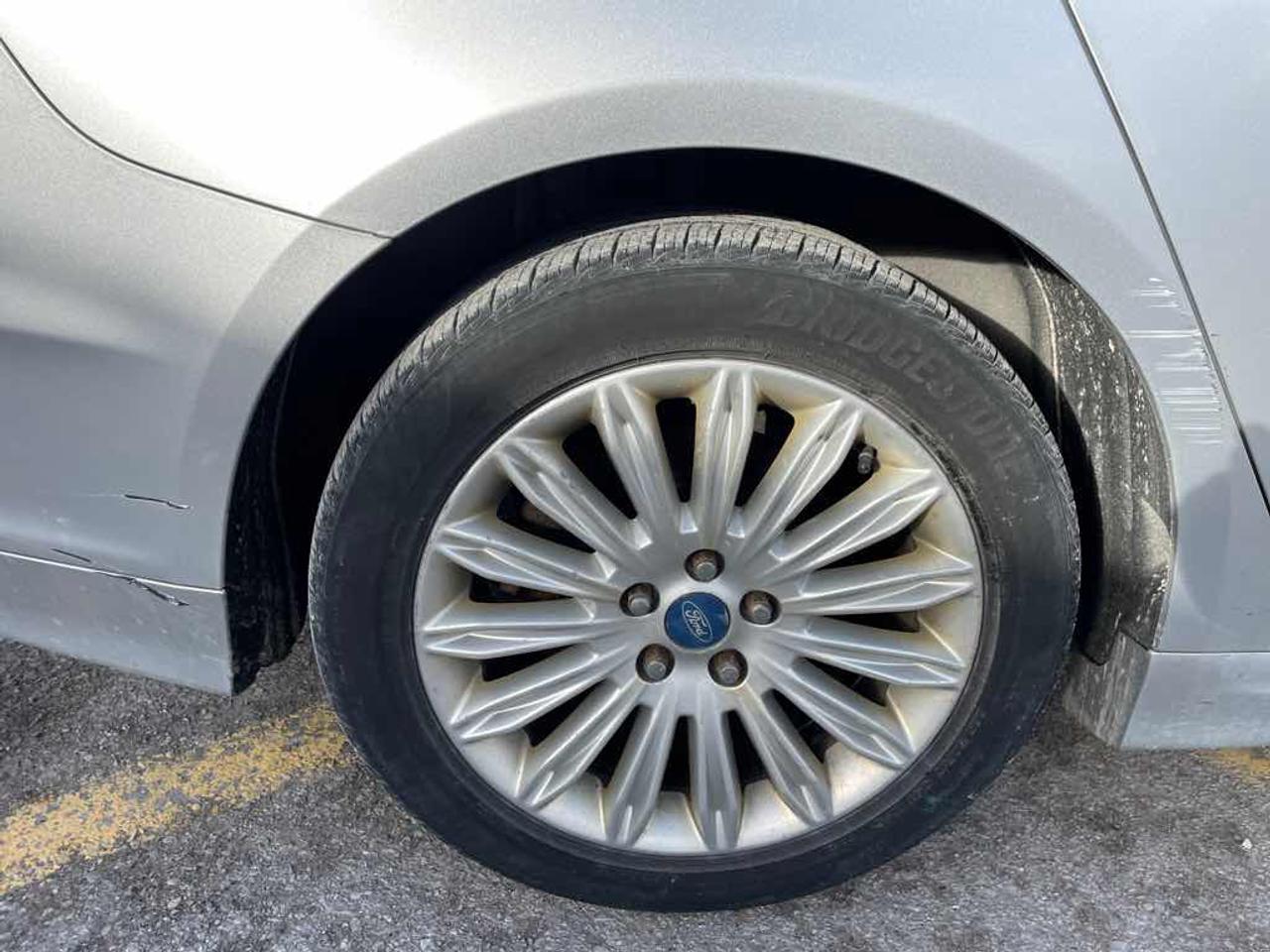 2013 Ford Fusion SE Hybrid Photo