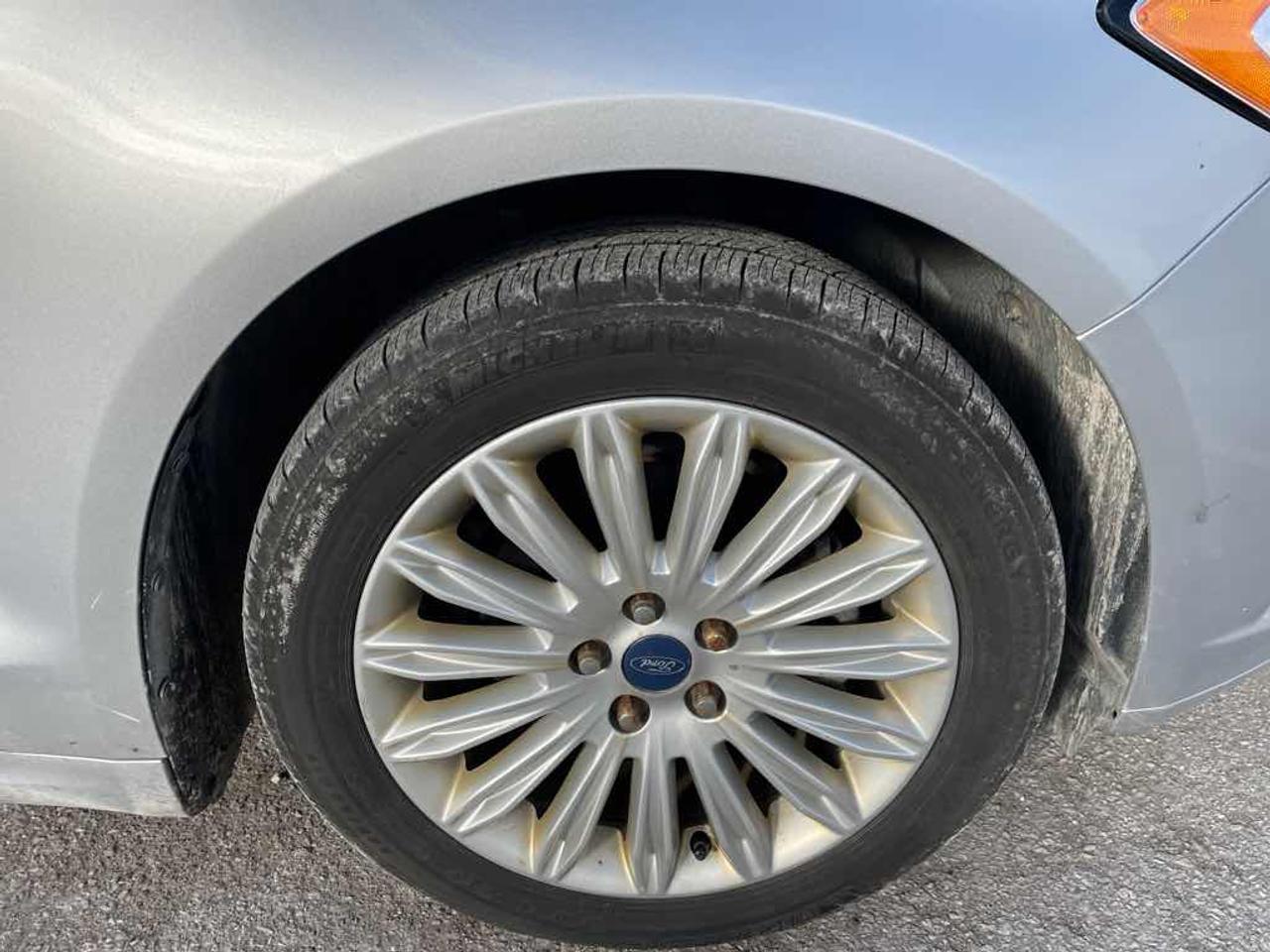 2013 Ford Fusion SE Hybrid Photo