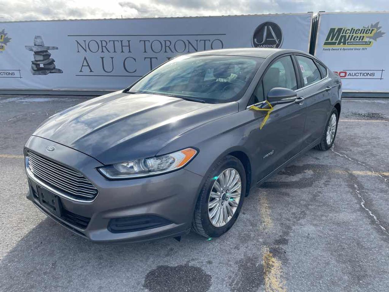 2013 Ford Fusion SE Hybrid - Photo #1