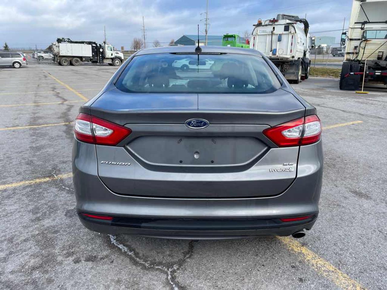 2013 Ford Fusion SE Hybrid Photo