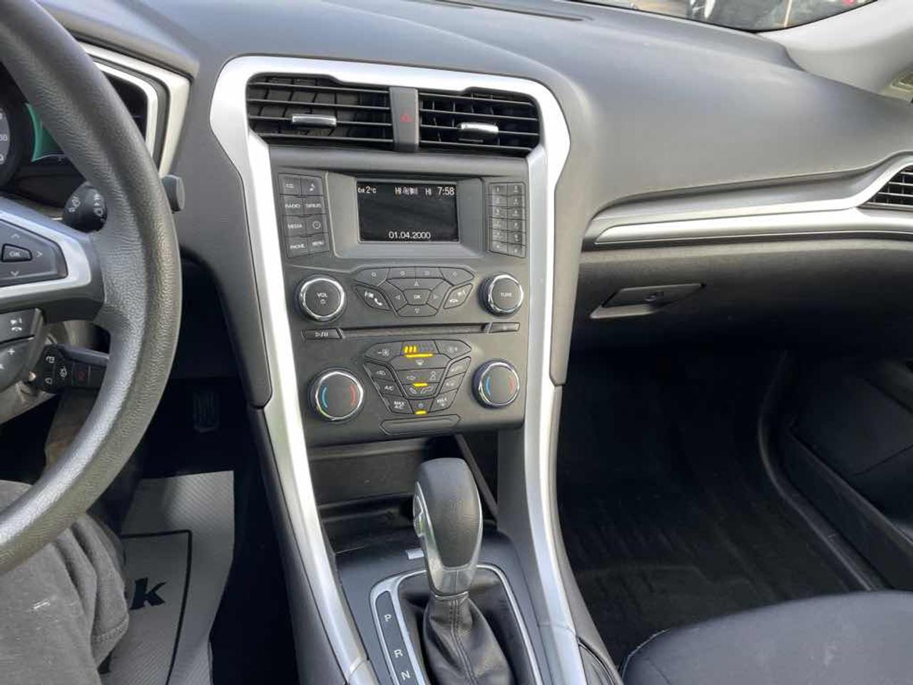 2013 Ford Fusion SE Hybrid Photo