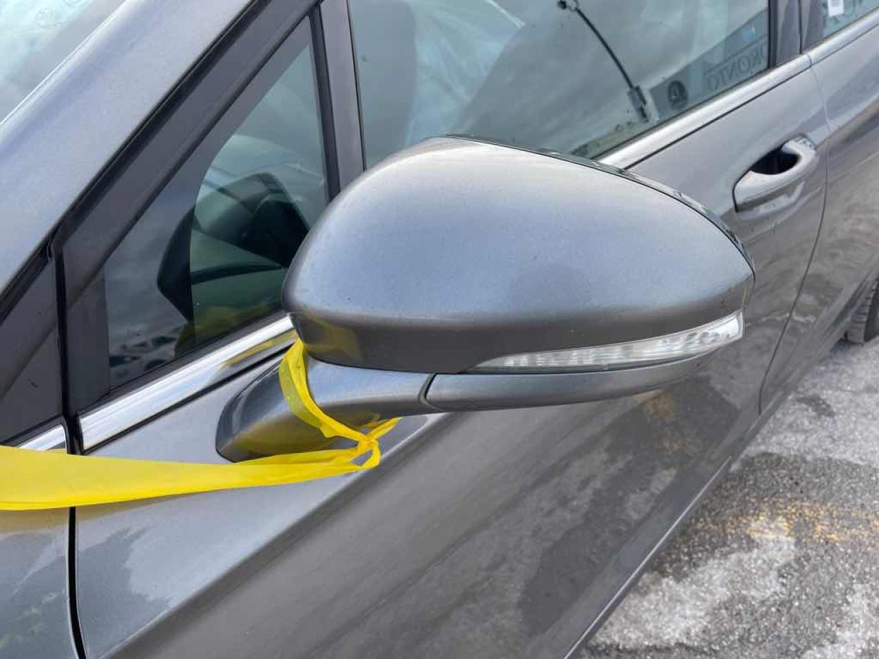 2013 Ford Fusion SE Hybrid - Photo #15