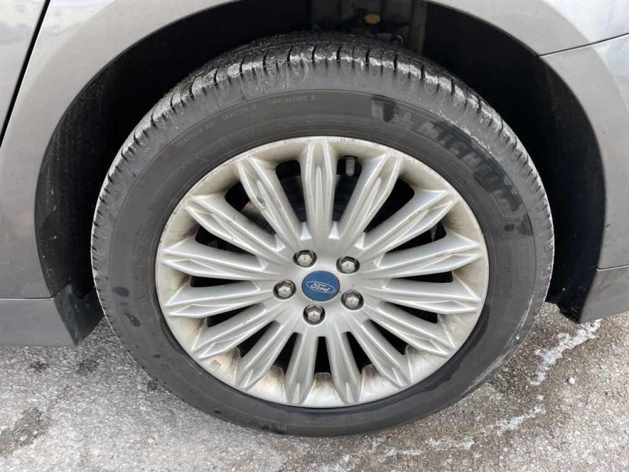 2013 Ford Fusion SE Hybrid - Photo #17