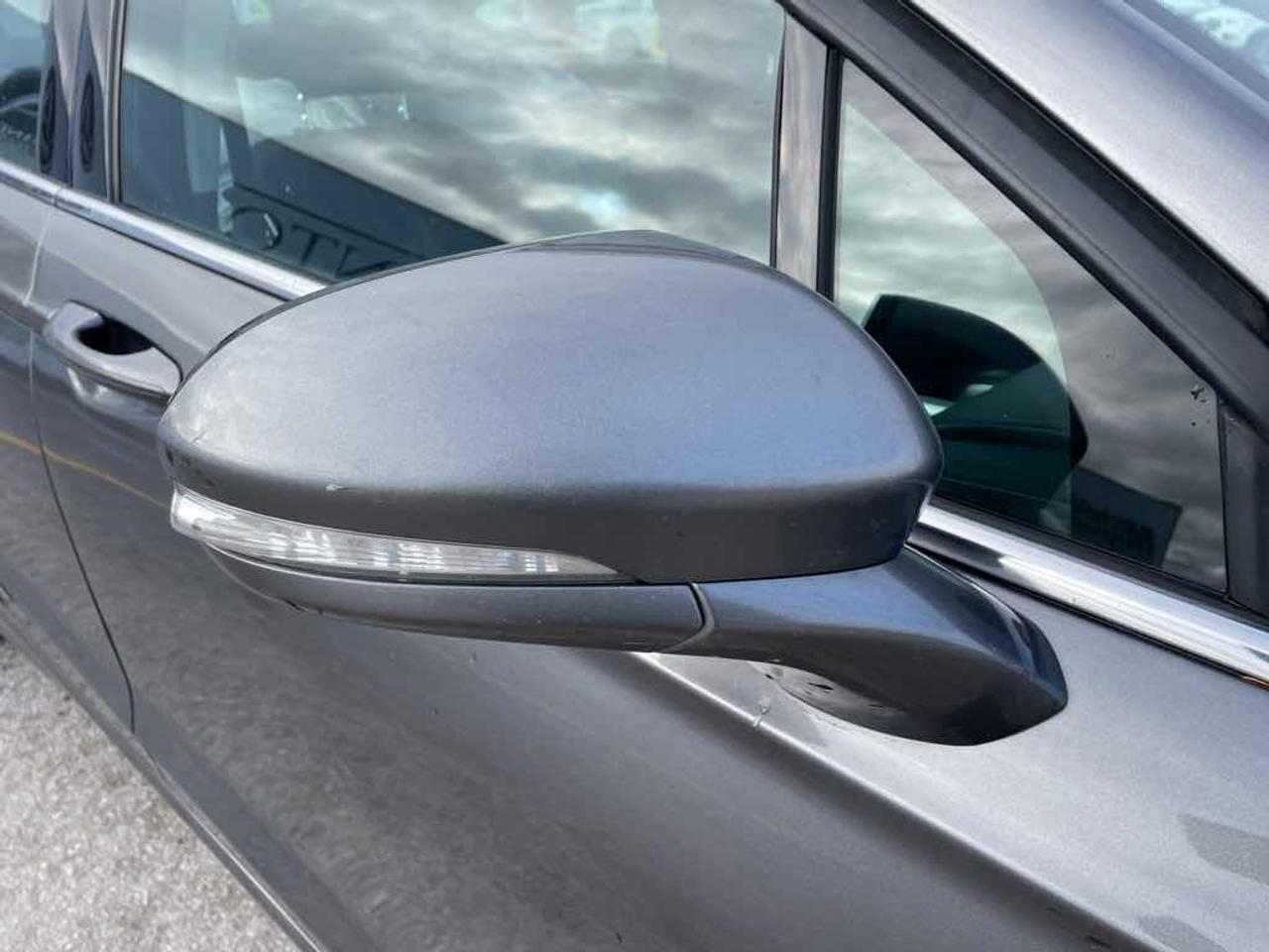 2013 Ford Fusion SE Hybrid Photo