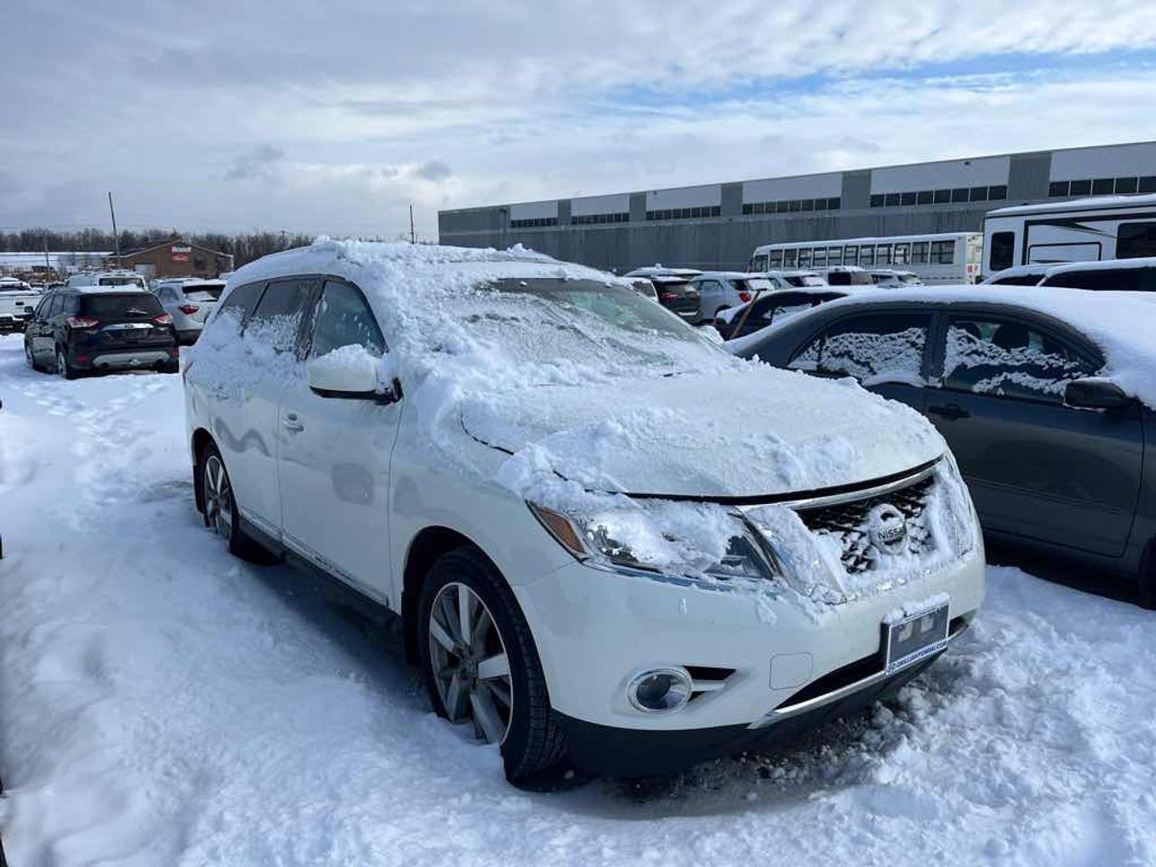 2016 Nissan Pathfinder  Photo
