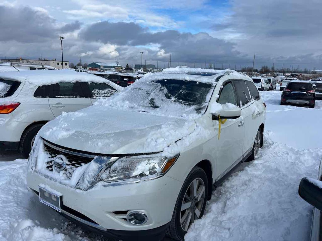 2016 Nissan Pathfinder  Photo