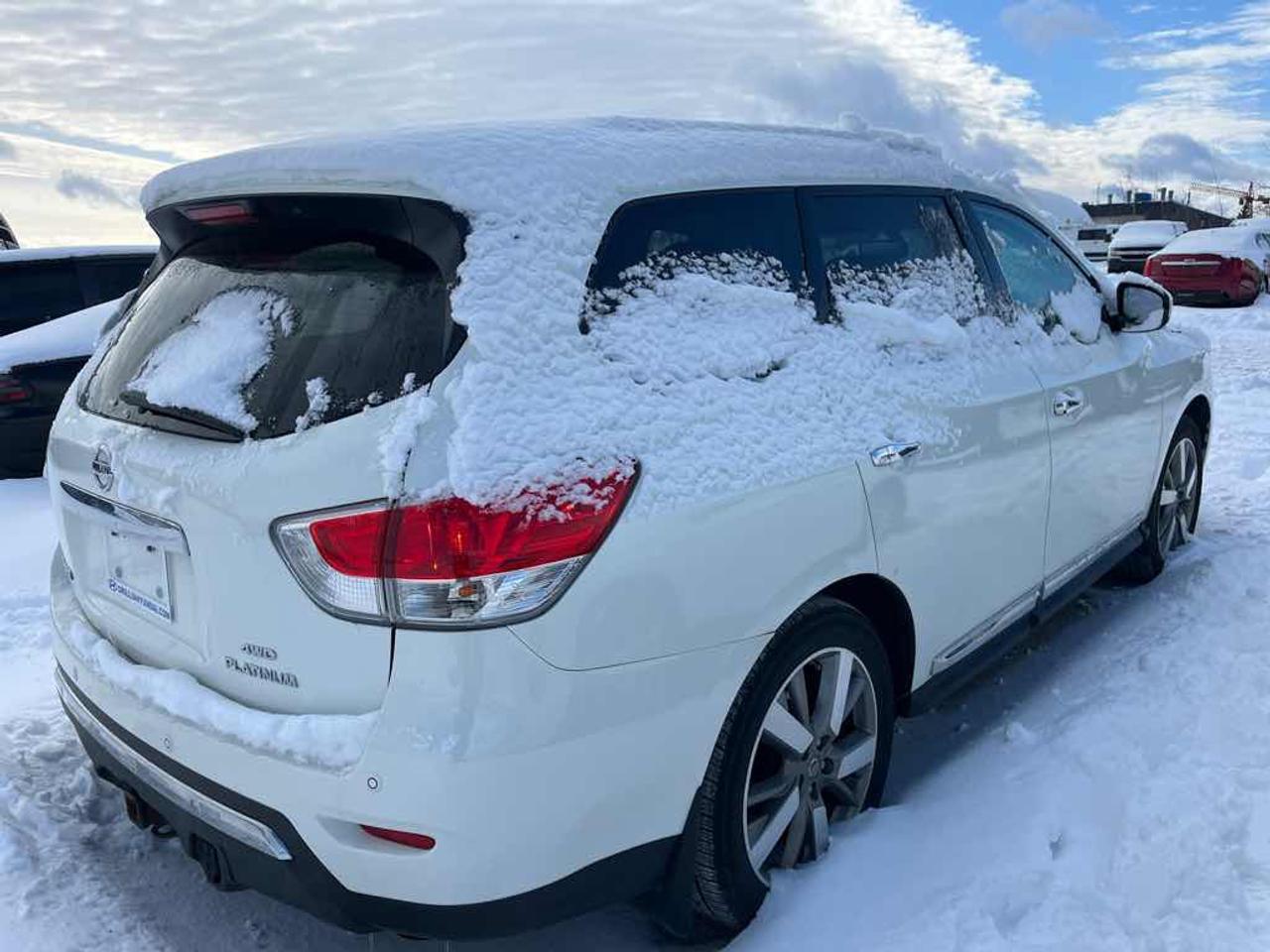 2016 Nissan Pathfinder  Photo3