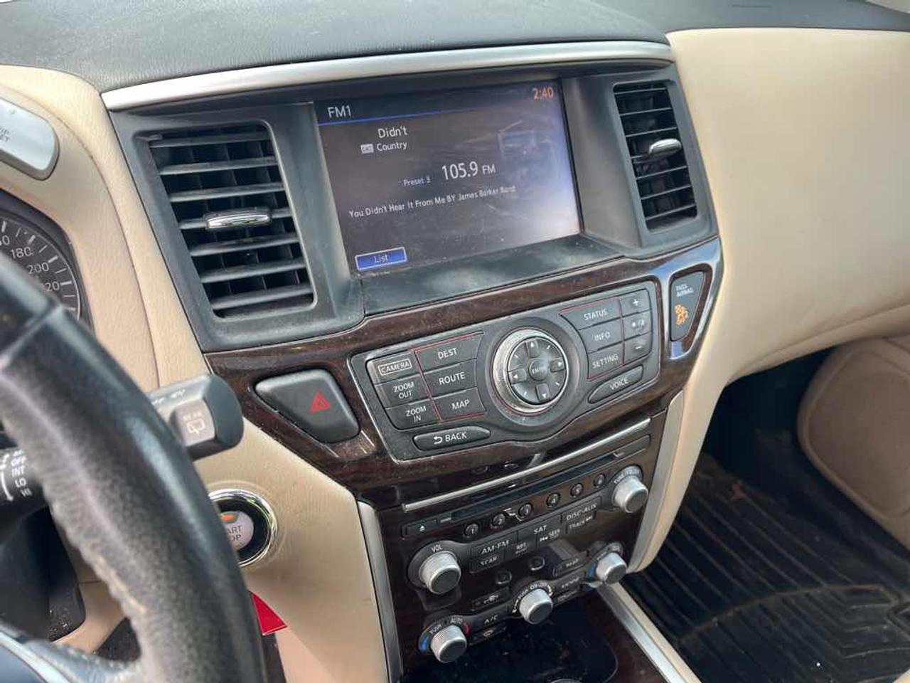 2016 Nissan Pathfinder  Photo