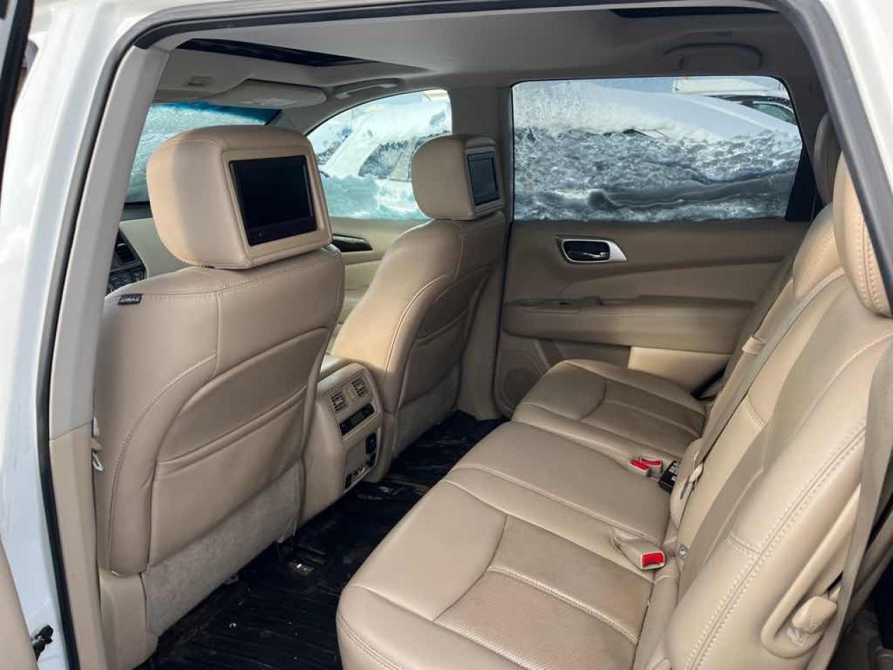 2016 Nissan Pathfinder  Photo