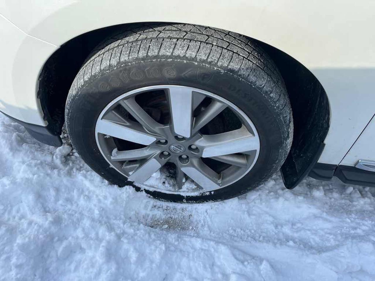 2016 Nissan Pathfinder  Photo