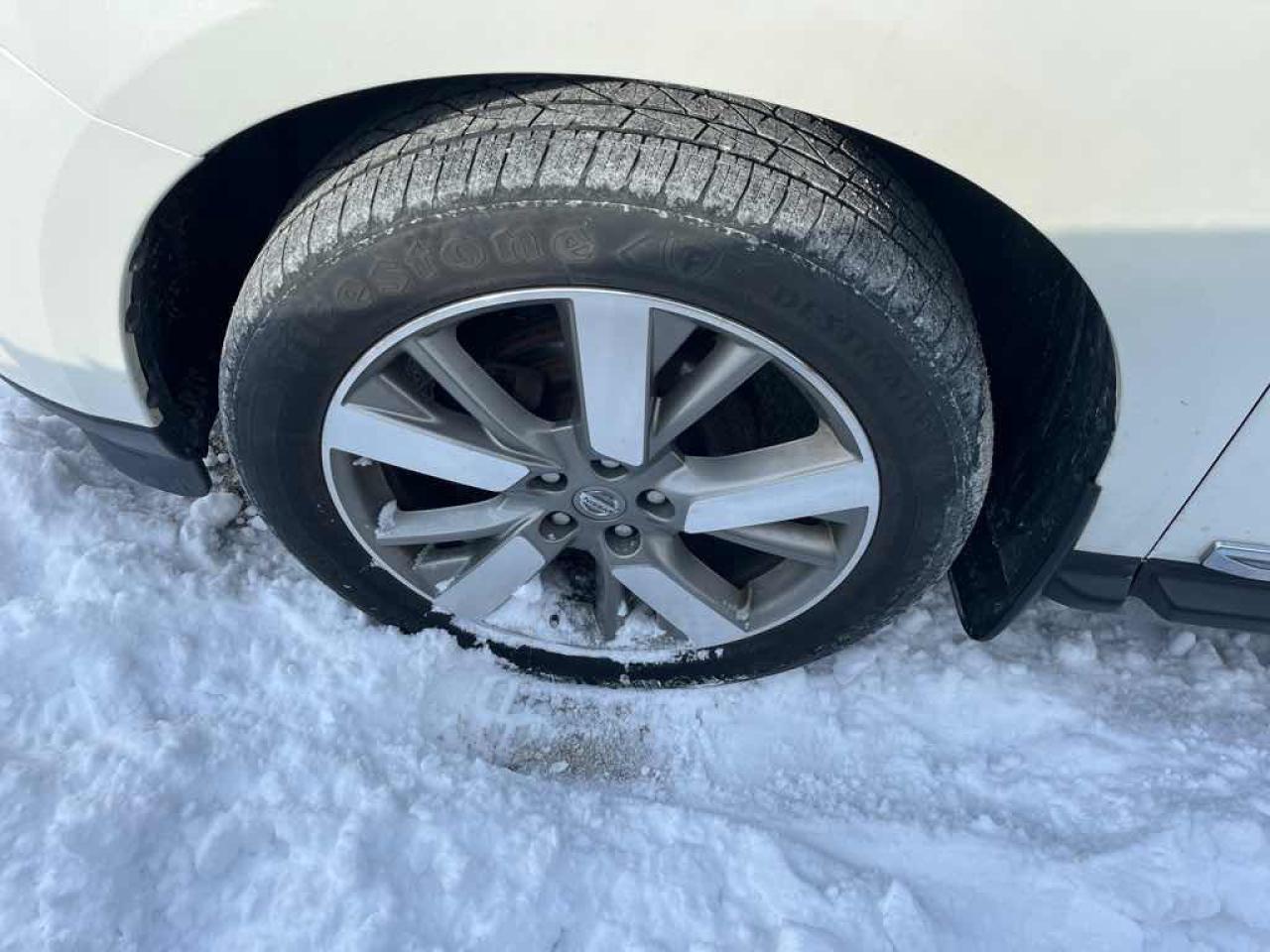 2016 Nissan Pathfinder  Photo