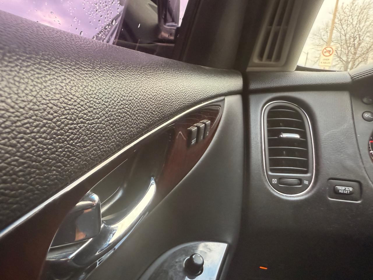 2010 Infiniti EX35 AWD 4dr Journey - Photo #30