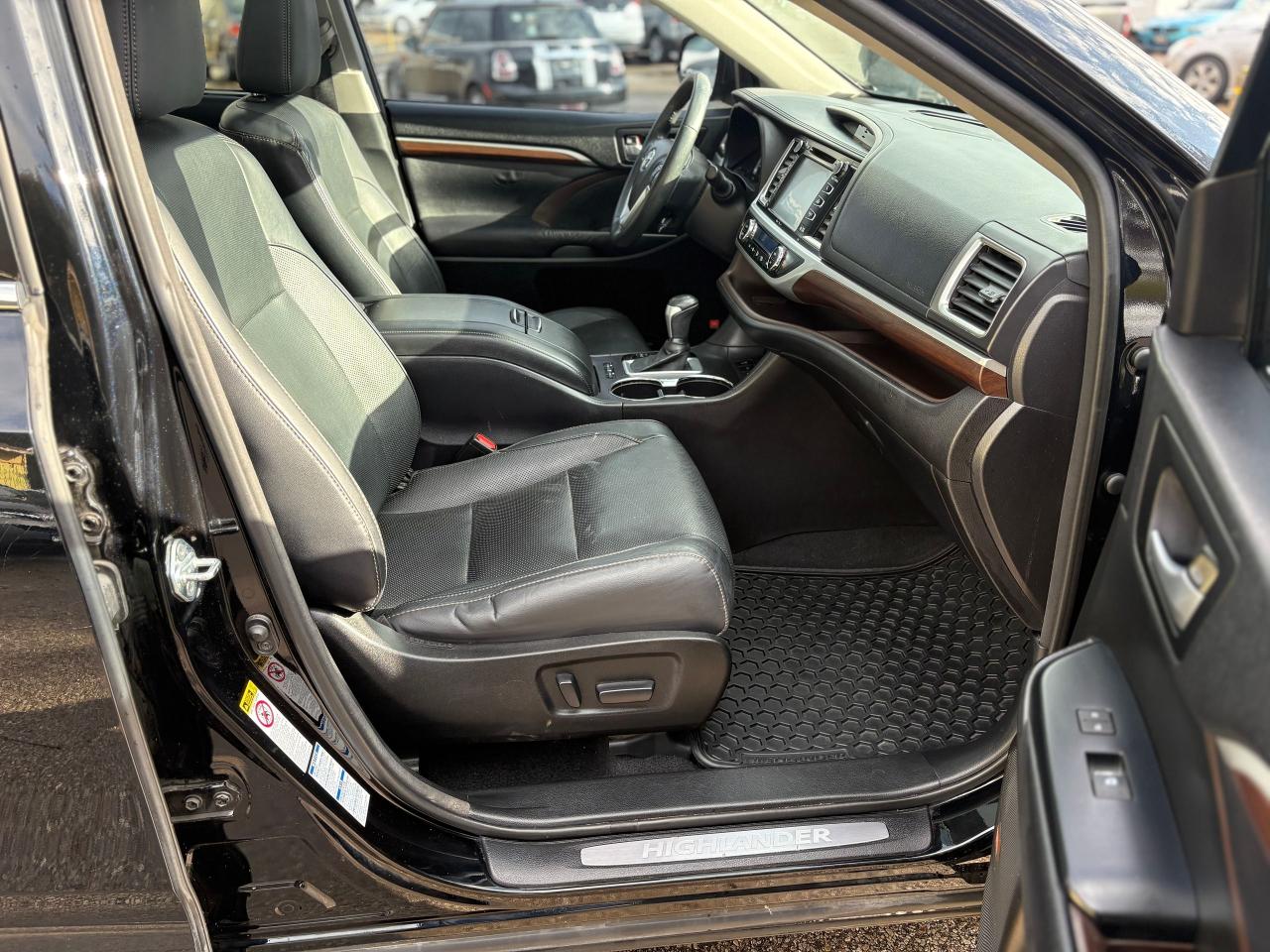 2015 Toyota Highlander LIMITED,7 PASSENGERS,PANO ROOF,SAFETY+WARRANTY INC Photo