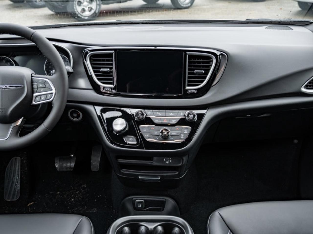 2026 Dodge Grand Caravan SXT Photo