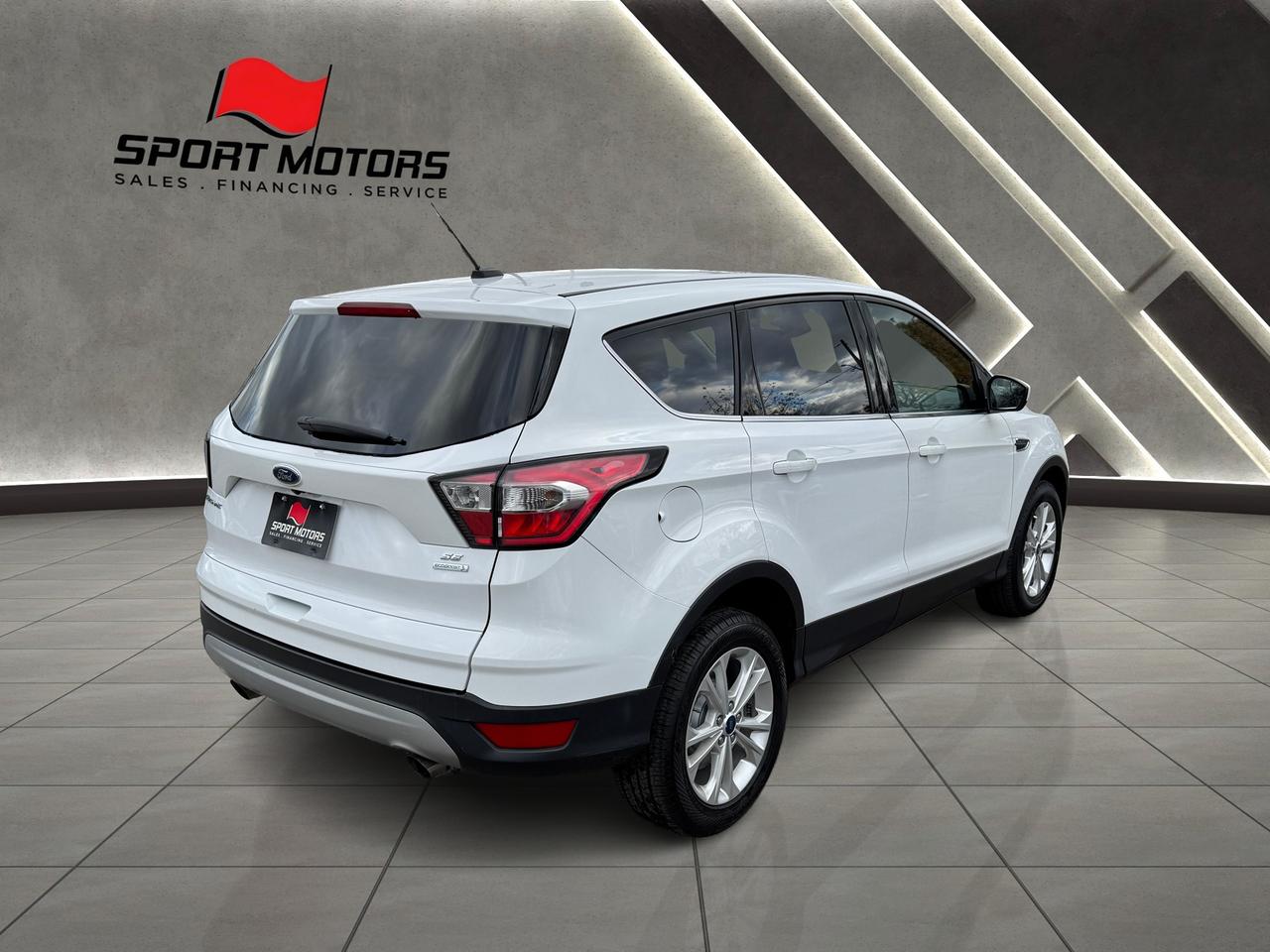 2017 Ford Escape SE+Camera+Bluetooth+New Brakes+A/C Photo