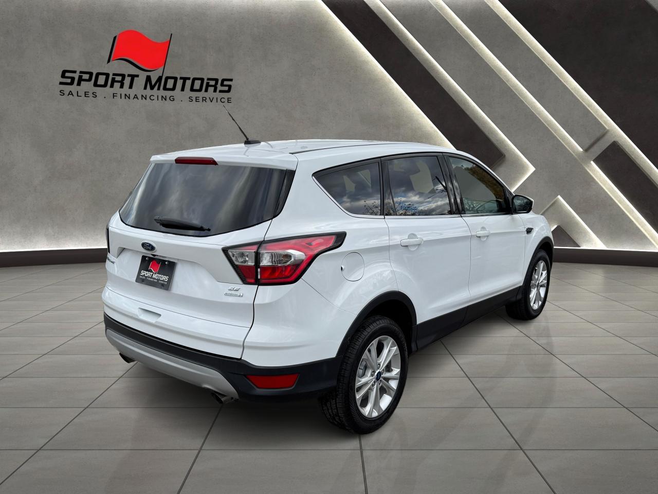 2017 Ford Escape SE+Camera+Bluetooth+New Brakes+A/C Photo5