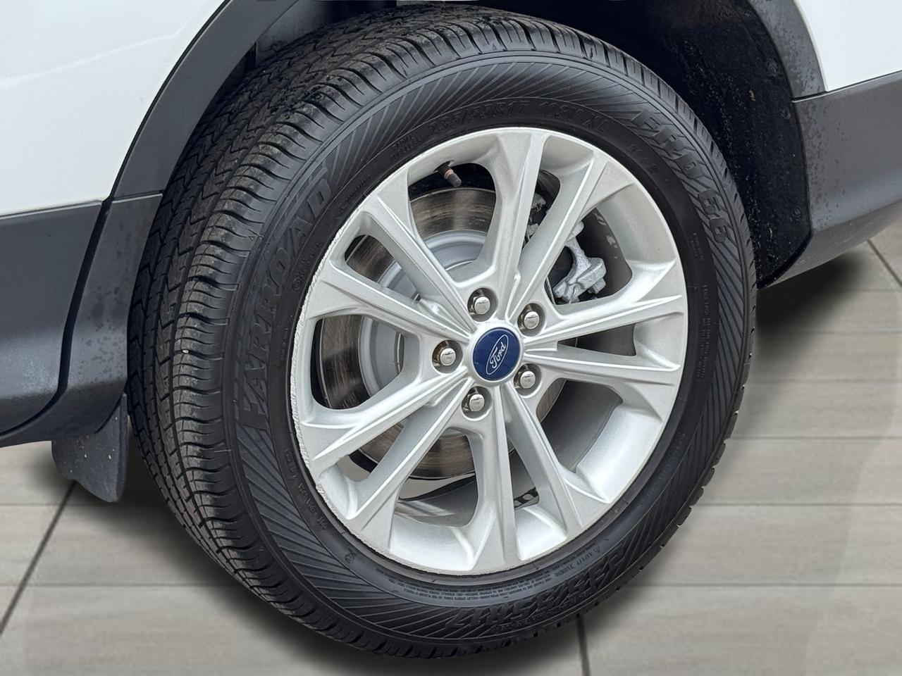 2017 Ford Escape SE+Camera+Bluetooth+New Brakes+A/C Photo