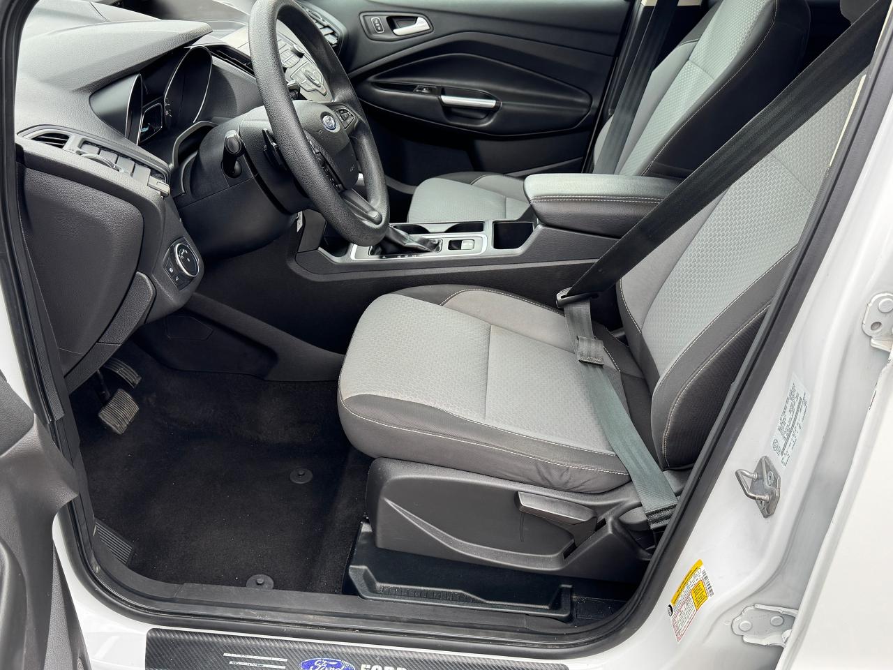 2017 Ford Escape SE+Camera+Bluetooth+New Brakes+A/C Photo71