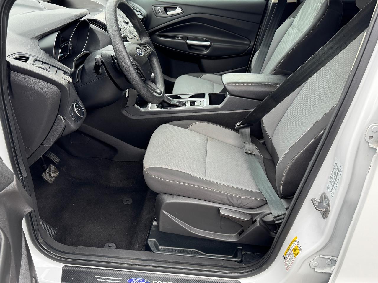 2017 Ford Escape SE+Camera+Bluetooth+New Brakes+A/C Photo