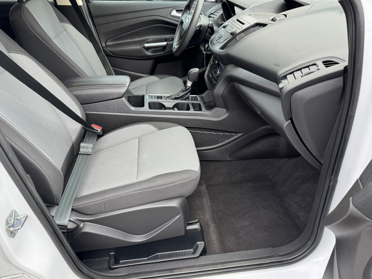 2017 Ford Escape SE+Camera+Bluetooth+New Brakes+A/C Photo74