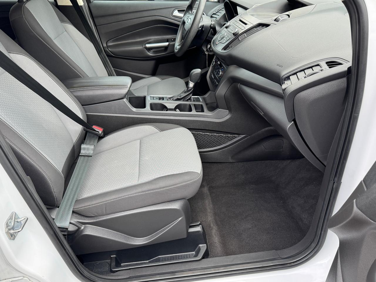 2017 Ford Escape SE+Camera+Bluetooth+New Brakes+A/C Photo