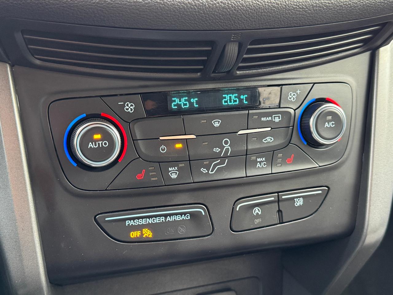 2017 Ford Escape SE+Camera+Bluetooth+New Brakes+A/C Photo