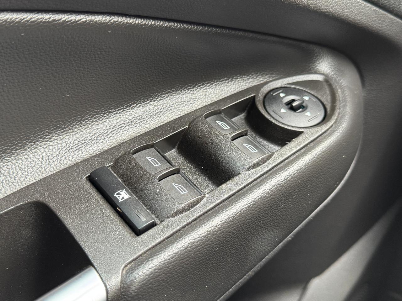 2017 Ford Escape SE+Camera+Bluetooth+New Brakes+A/C Photo