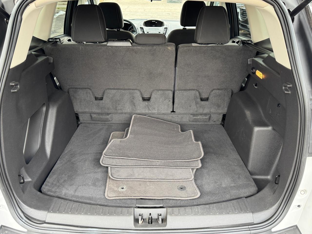 2017 Ford Escape SE+Camera+Bluetooth+New Brakes+A/C Photo23