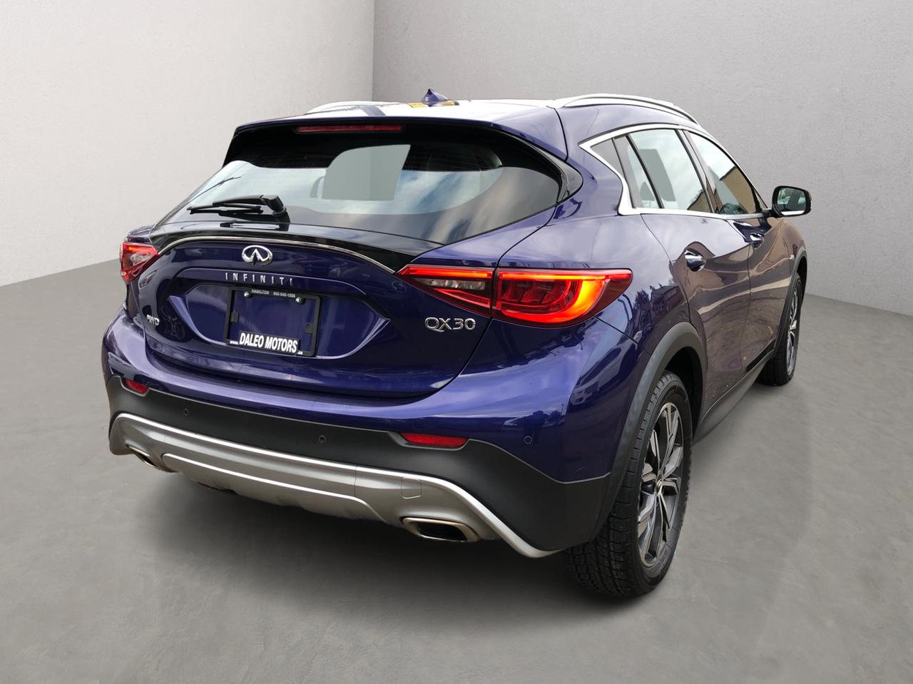 2017 Infiniti QX30 QX30 / LTHR / B.CAM / NAV / MOONROOF / H.SEATS Photo23