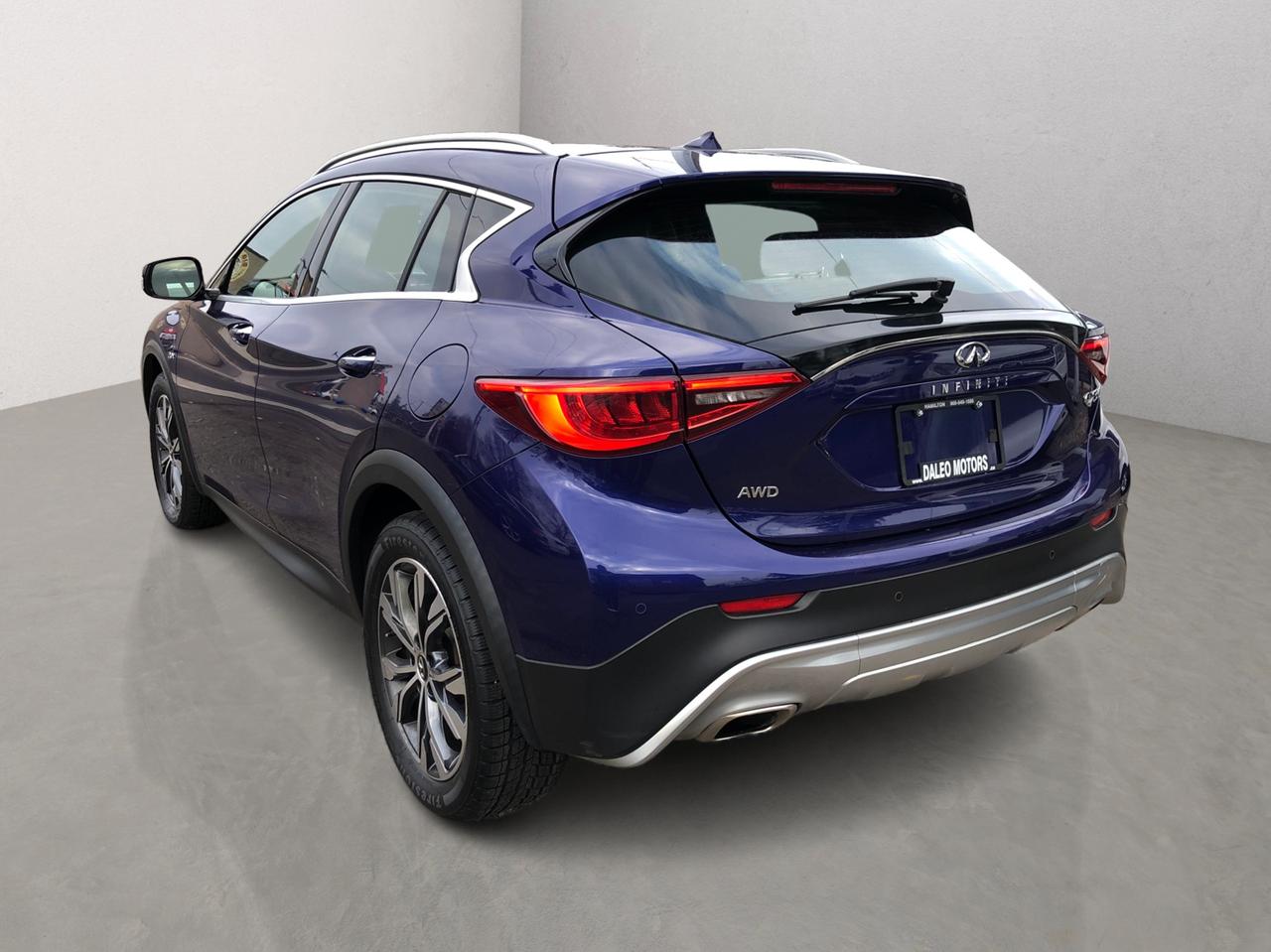 2017 Infiniti QX30 QX30 / LTHR / B.CAM / NAV / MOONROOF / H.SEATS Photo22