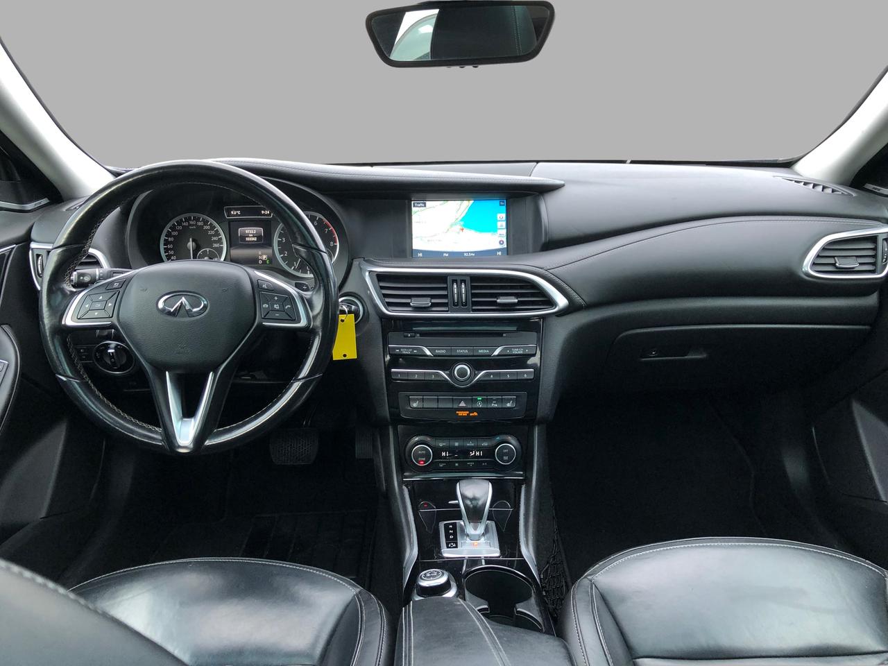 2017 Infiniti QX30 QX30 / LTHR / B.CAM / NAV / MOONROOF / H.SEATS Photo28