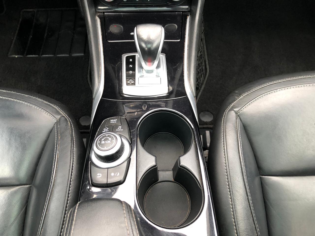 2017 Infiniti QX30 QX30 / LTHR / B.CAM / NAV / MOONROOF / H.SEATS Photo