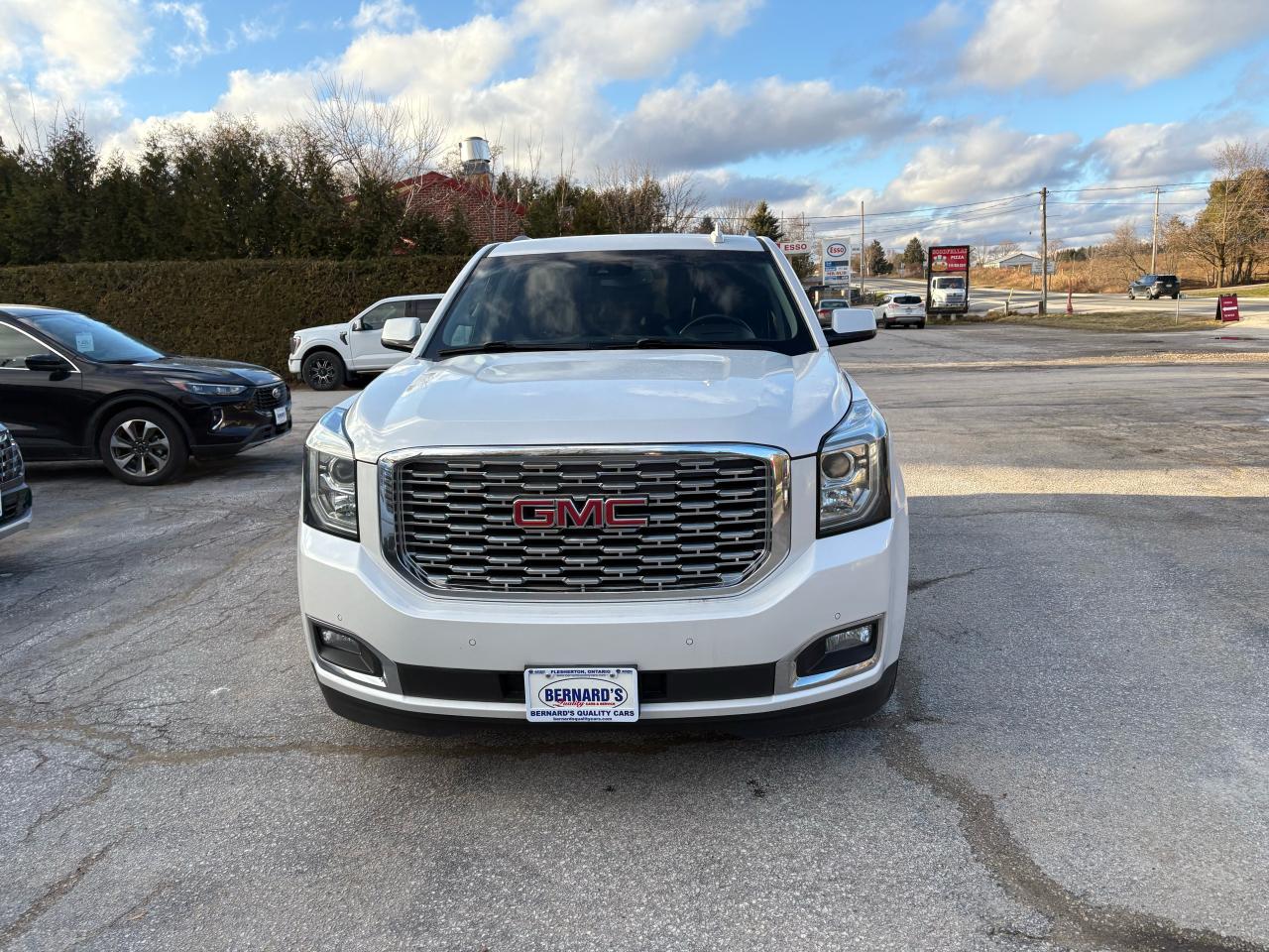 2020 GMC Yukon Denali Photo2
