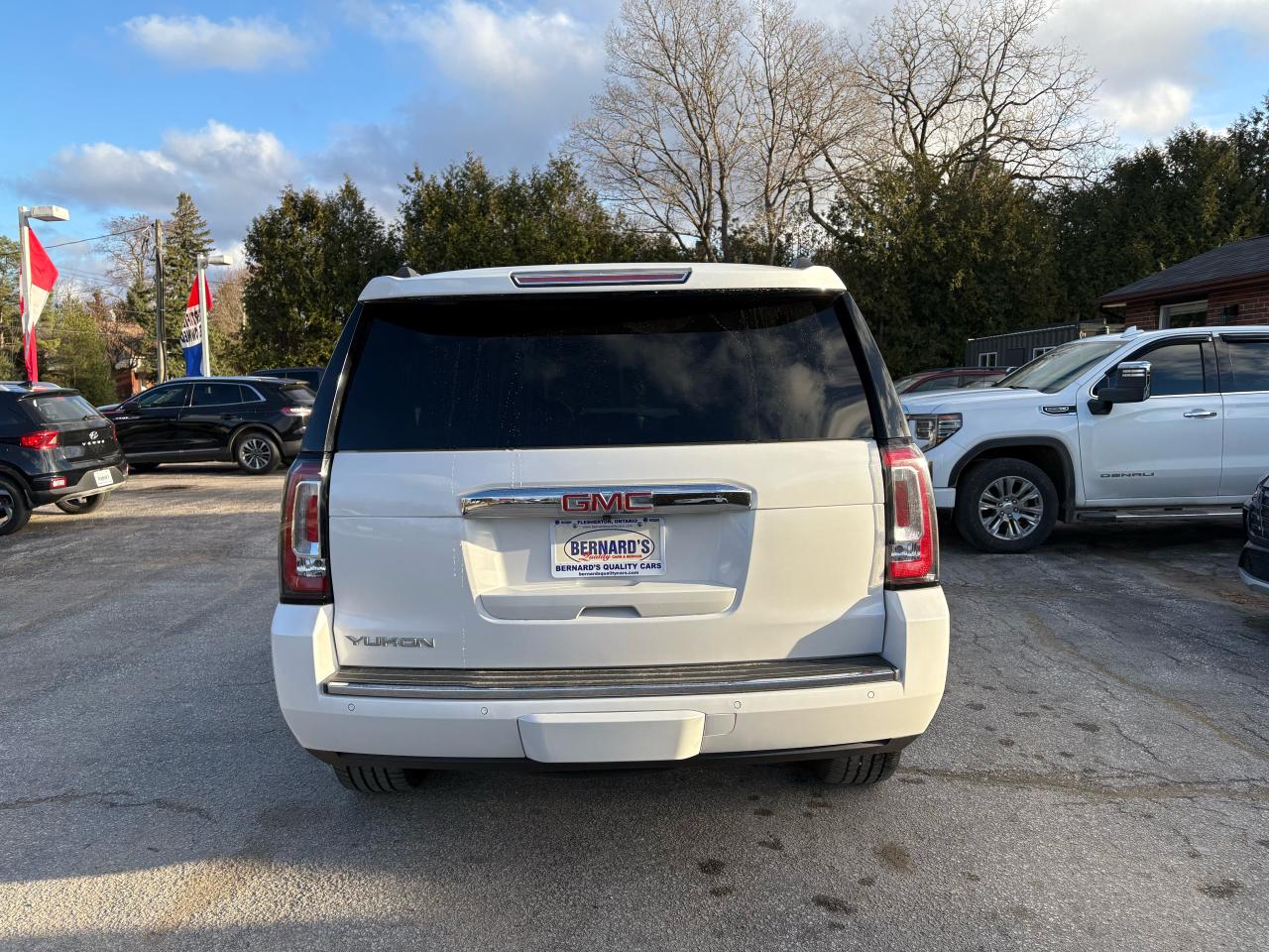 2020 GMC Yukon Denali Photo4