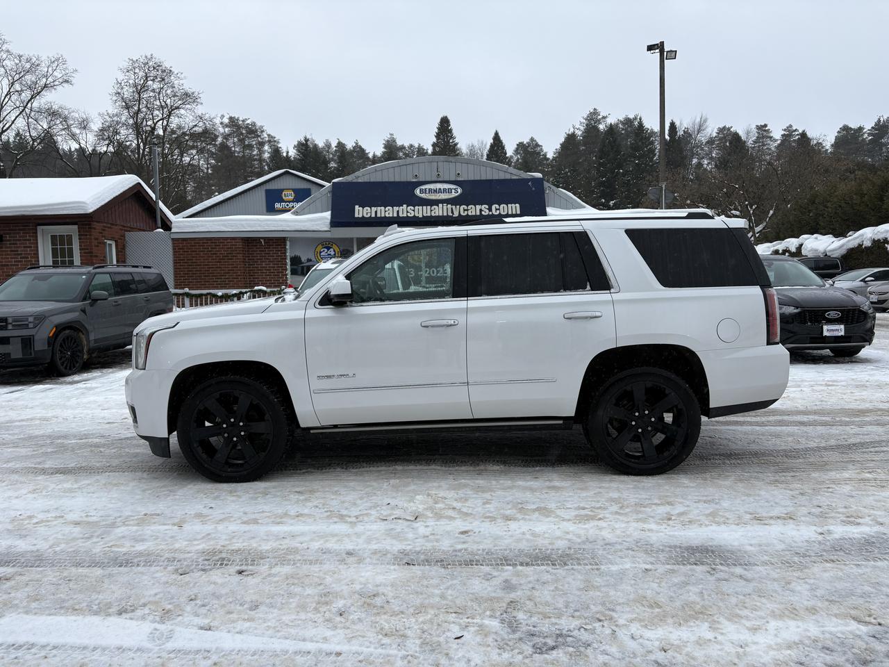2020 GMC Yukon Denali Photo0
