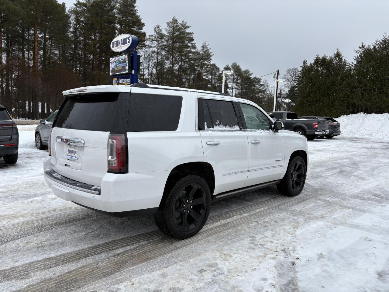 2020 GMC Yukon Denali Photo