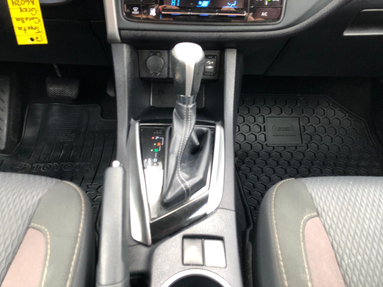 2017 Toyota Corolla LE / B.CAM / S.ROOF / MOONROOF Photo13