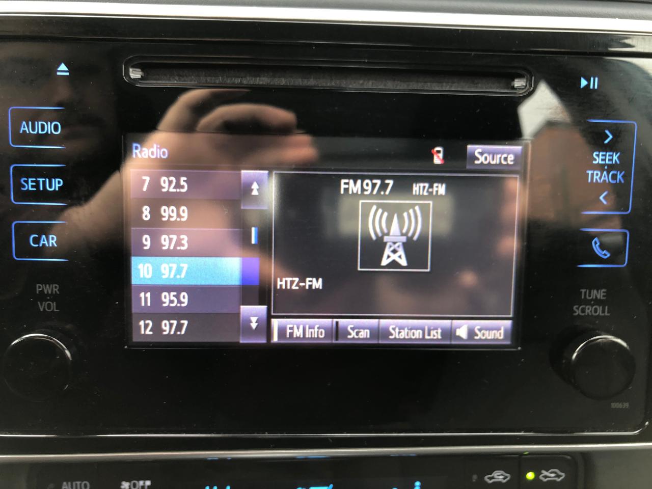 2017 Toyota Corolla LE / B.CAM / S.ROOF / MOONROOF Photo33