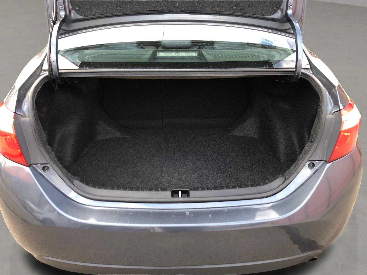 2017 Toyota Corolla LE / B.CAM / S.ROOF / MOONROOF Photo7