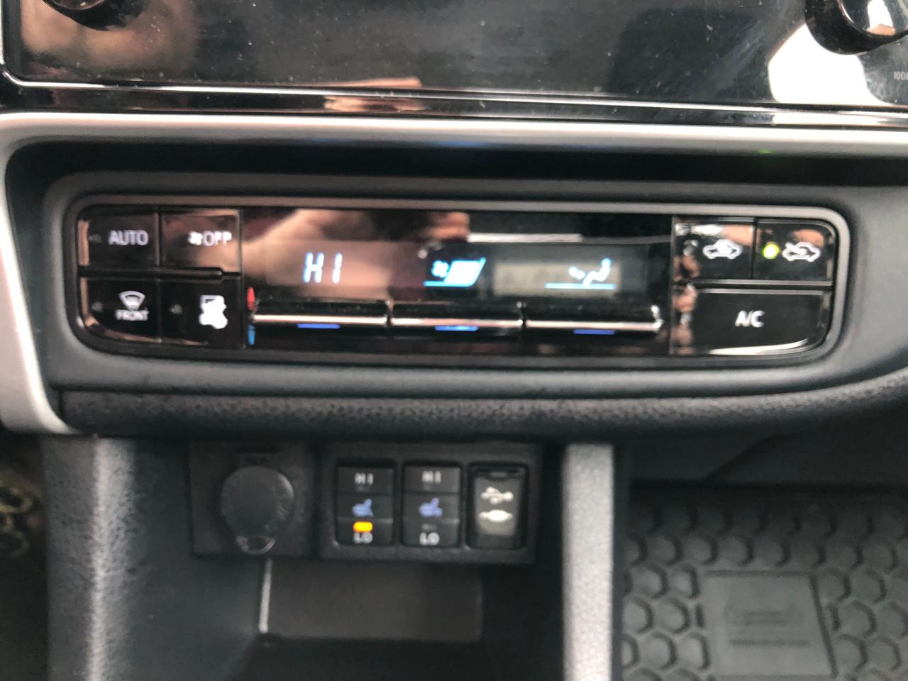 2017 Toyota Corolla LE / B.CAM / S.ROOF / MOONROOF Photo36