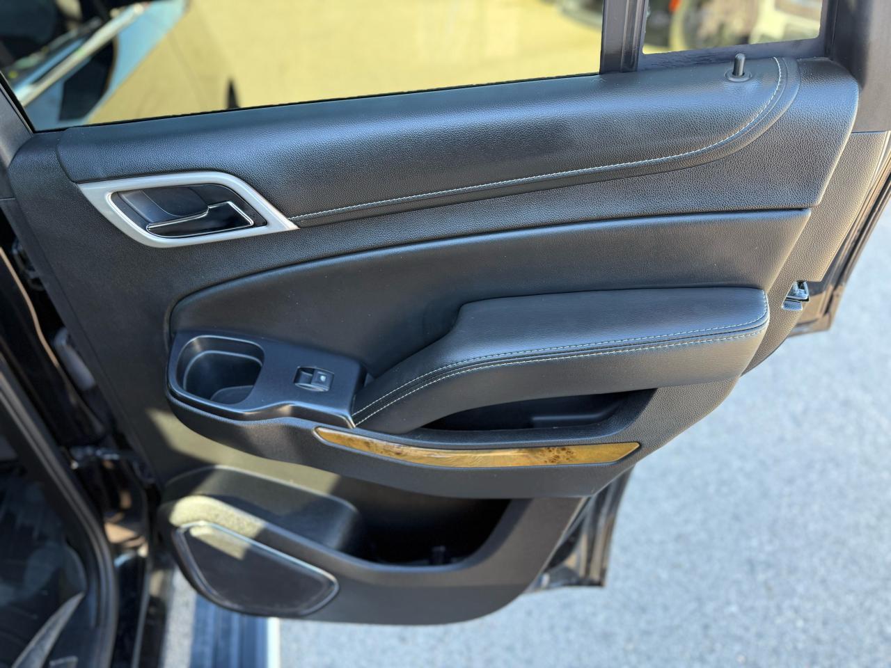 2017 GMC Yukon Denali - Photo #12